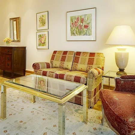 Colombi Hotell 5*
